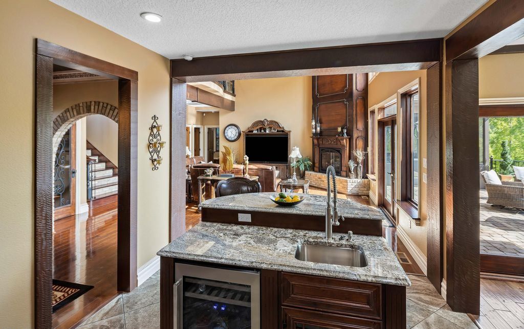 Serene Splendor Tennessee Waterfront Estate Offers Majestic Views for 2175000 19