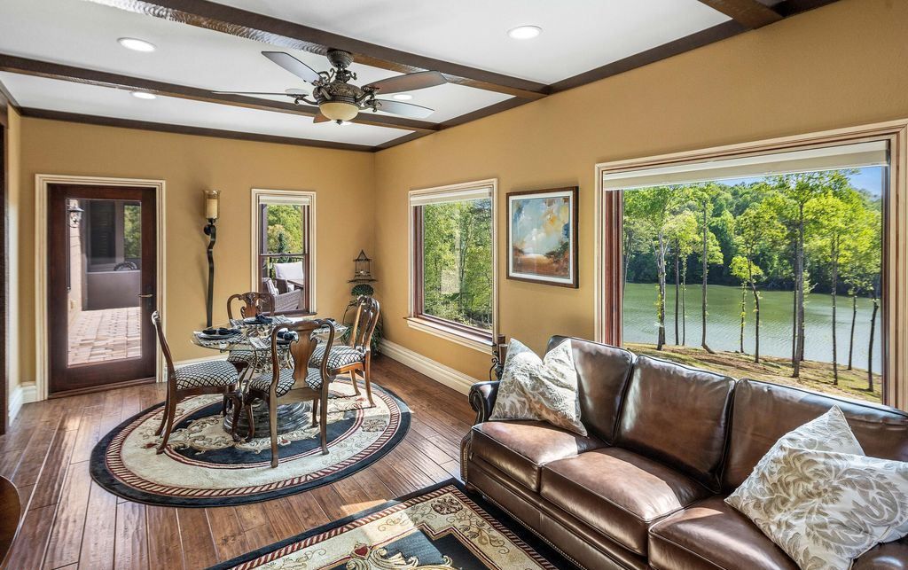 Serene Splendor Tennessee Waterfront Estate Offers Majestic Views for 2175000 20