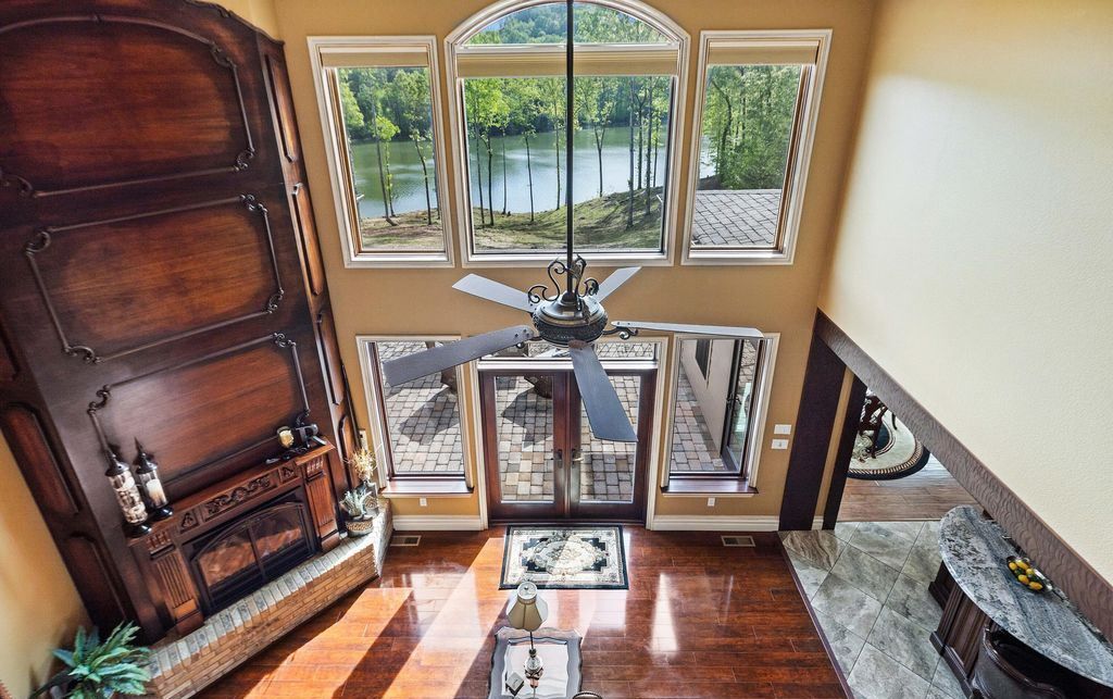 Serene Splendor Tennessee Waterfront Estate Offers Majestic Views for 2175000 30
