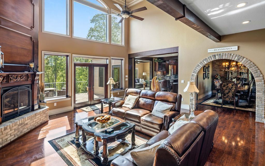 Serene Splendor Tennessee Waterfront Estate Offers Majestic Views for 2175000 8