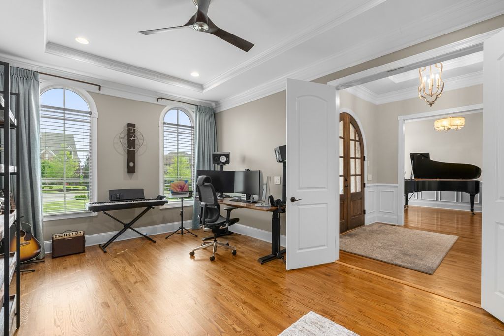 Sophisticated Tennessee Residence Perfect for Effortless Entertaining Priced at 2.275 Million 10