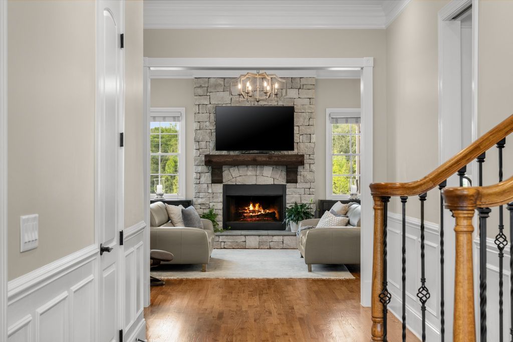 Sophisticated Tennessee Residence Perfect for Effortless Entertaining Priced at 2.275 Million 11