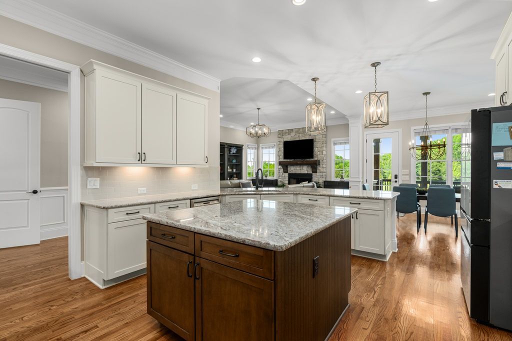 Sophisticated Tennessee Residence Perfect for Effortless Entertaining Priced at 2.275 Million 20