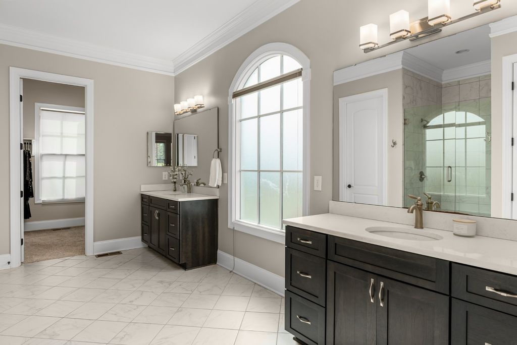 Sophisticated Tennessee Residence Perfect for Effortless Entertaining Priced at 2.275 Million 25