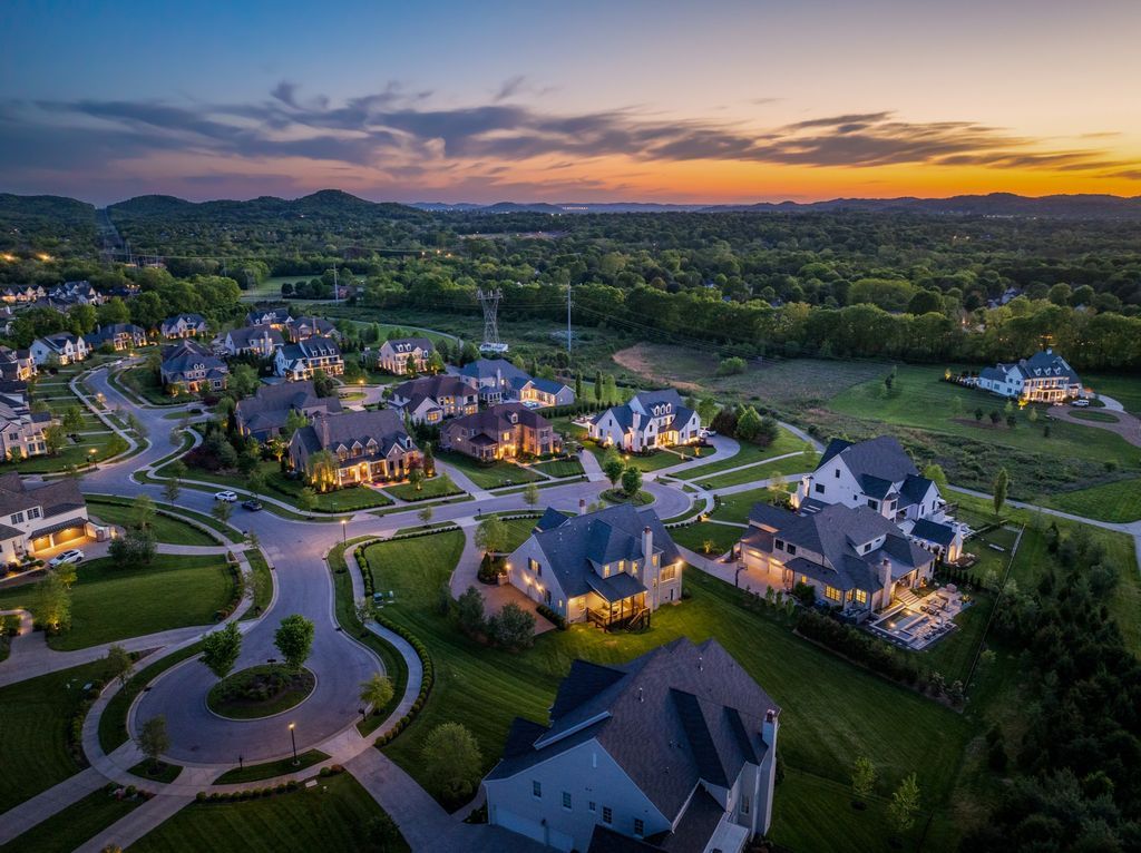 Sophisticated Tennessee Residence Perfect for Effortless Entertaining Priced at 2.275 Million 5