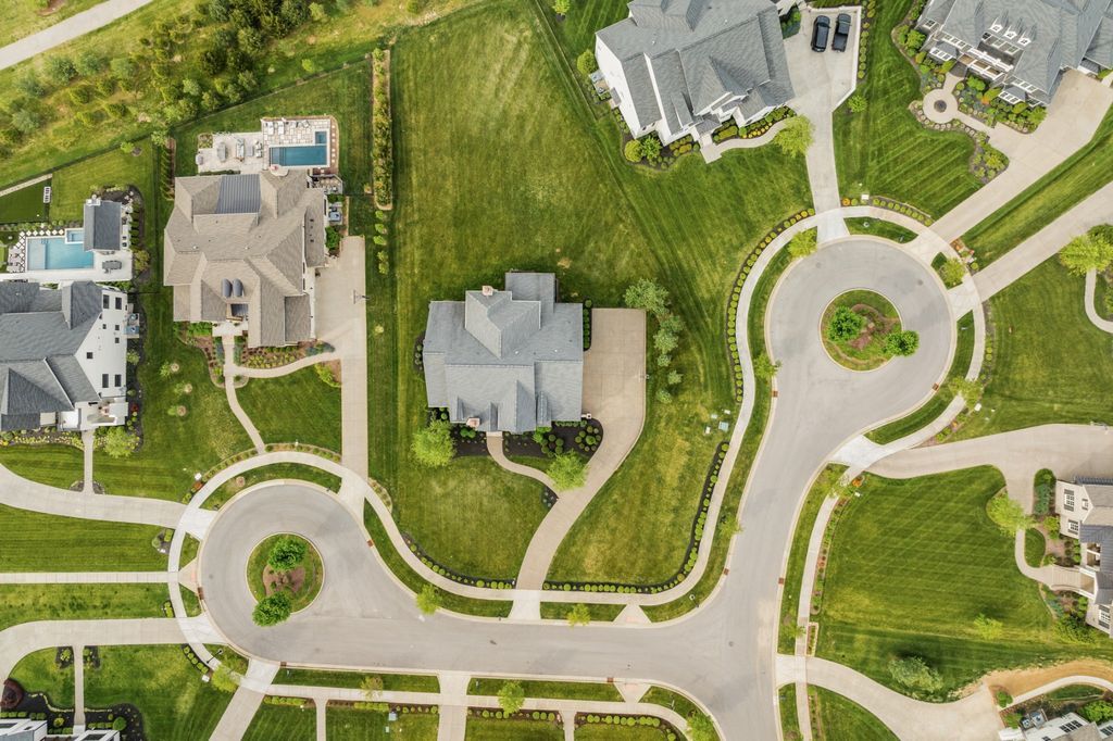 Sophisticated Tennessee Residence Perfect for Effortless Entertaining Priced at 2.275 Million 52
