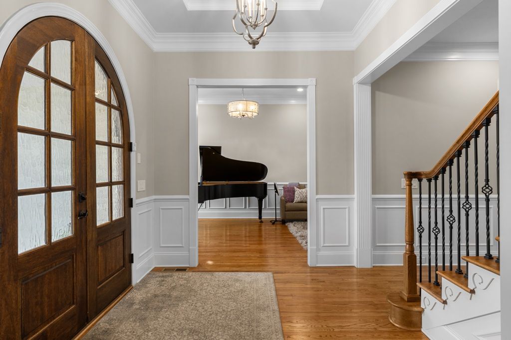 Sophisticated Tennessee Residence Perfect for Effortless Entertaining Priced at 2.275 Million 7