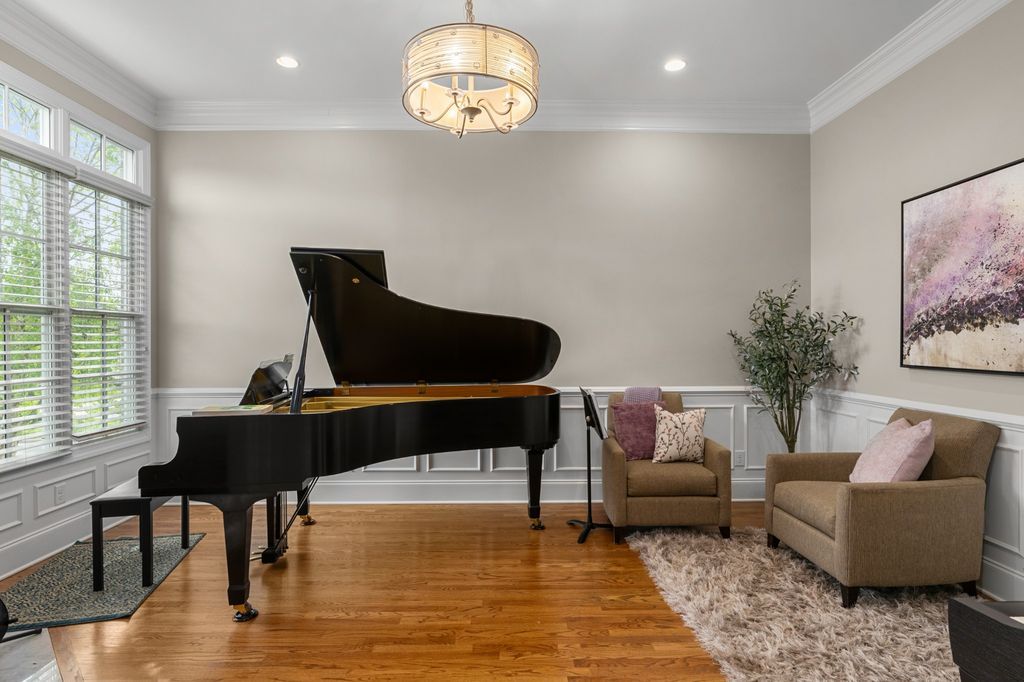 Sophisticated Tennessee Residence Perfect for Effortless Entertaining Priced at 2.275 Million 8