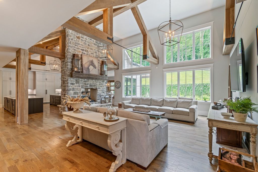 Stunning Tennessee Home in Tranquil Valley Hits Market for 7.25 Million 10