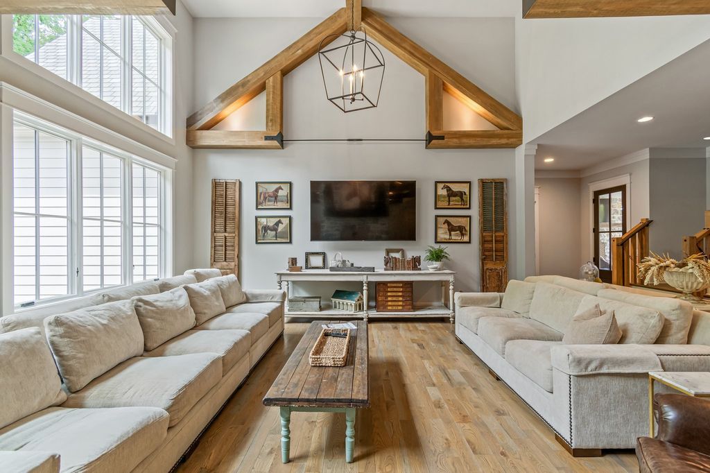 Stunning Tennessee Home in Tranquil Valley Hits Market for 7.25 Million 12
