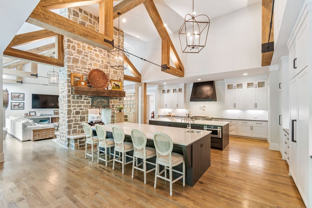 Stunning Tennessee Home in Tranquil Valley Hits Market for 7.25 Million 15