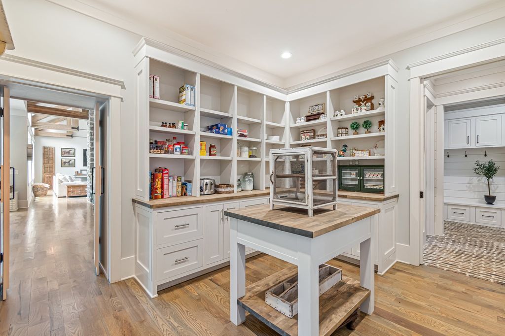 Stunning Tennessee Home in Tranquil Valley Hits Market for 7.25 Million 18
