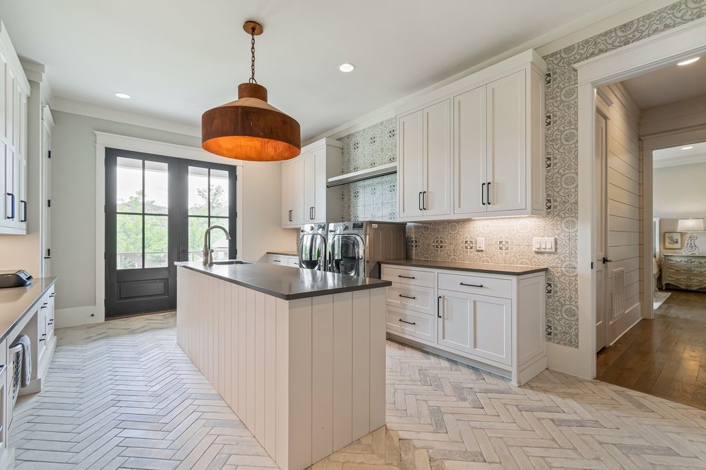 Stunning Tennessee Home in Tranquil Valley Hits Market for 7.25 Million 34