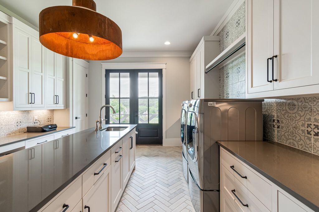 Stunning Tennessee Home in Tranquil Valley Hits Market for 7.25 Million 35