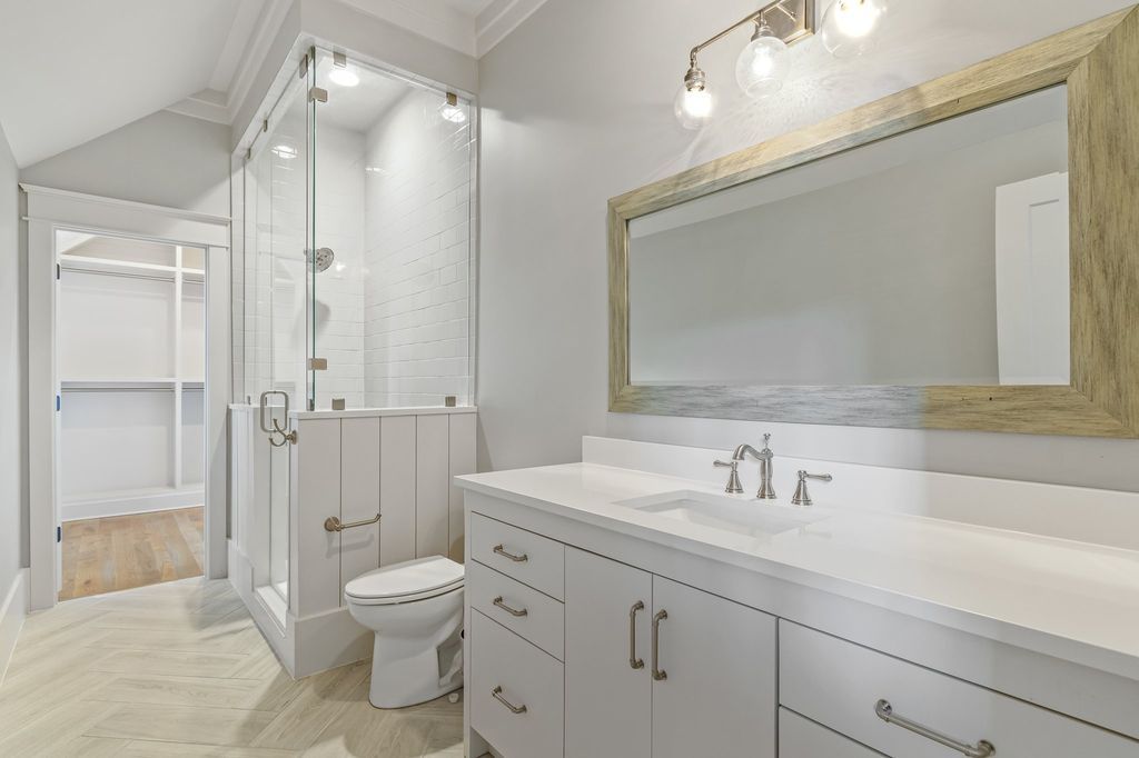 Stunning Tennessee Home in Tranquil Valley Hits Market for 7.25 Million 43