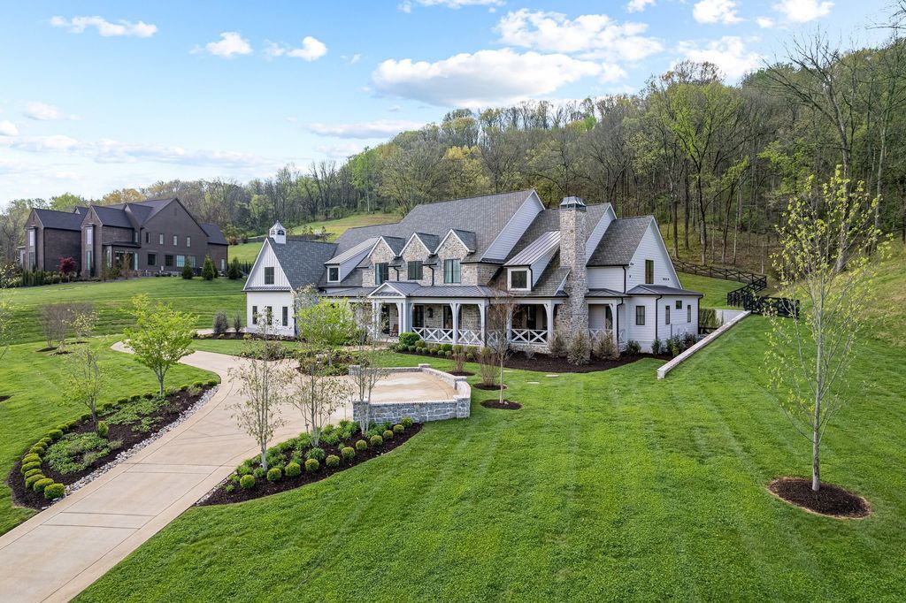 Stunning Tennessee Home in Tranquil Valley Hits Market for 7.25 Million 60