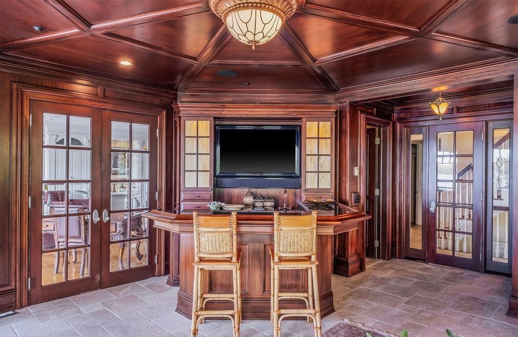 Swan View Colonial Charm in Coastal New York Asking 4.25 Million 18