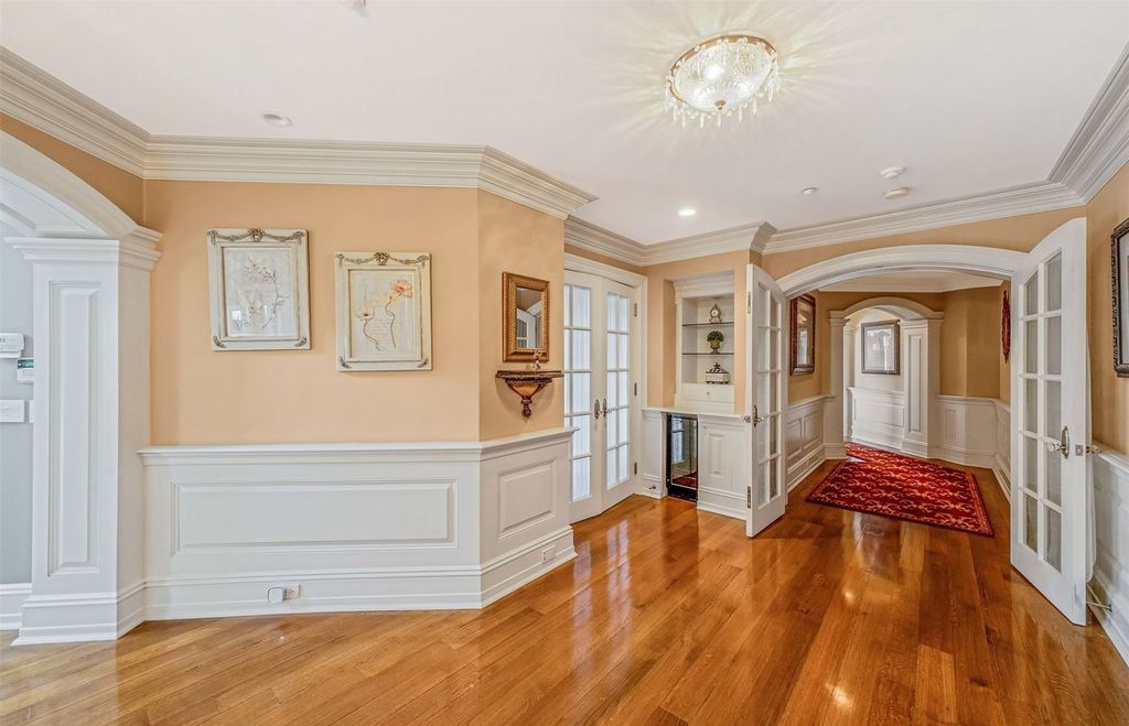 Swan View Colonial Charm in Coastal New York Asking 4.25 Million 19