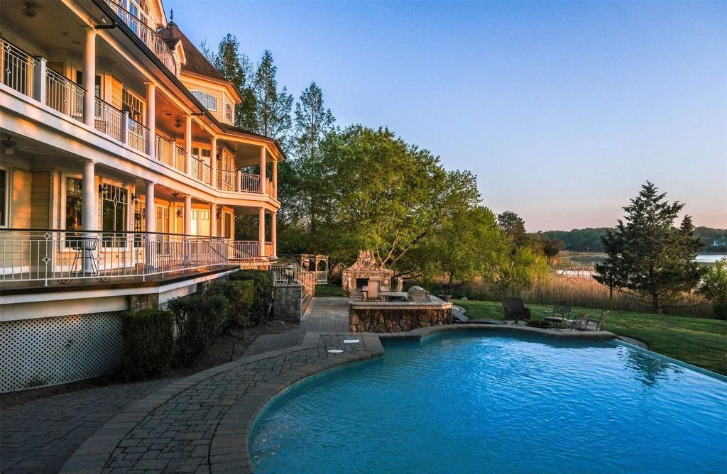 Swan View Colonial Charm in Coastal New York Asking 4.25 Million 25