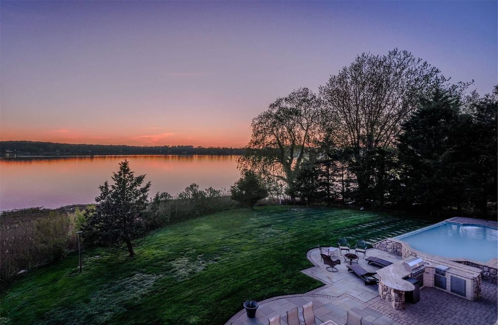 Swan View Colonial Charm in Coastal New York Asking 4.25 Million 27