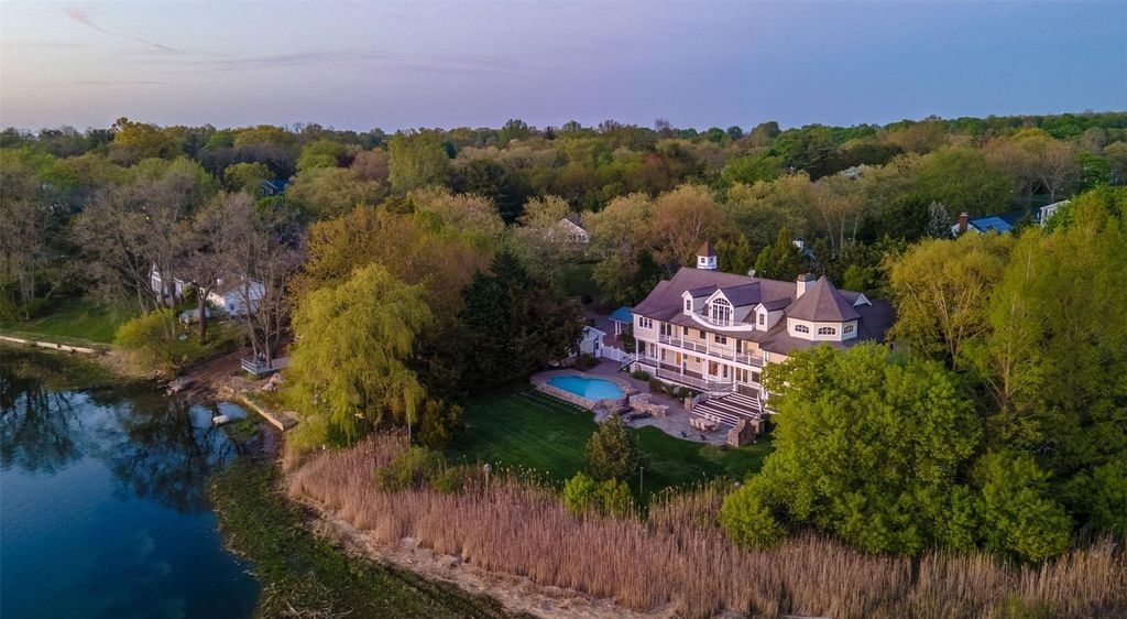 Swan View Colonial Charm in Coastal New York Asking 4.25 Million 31