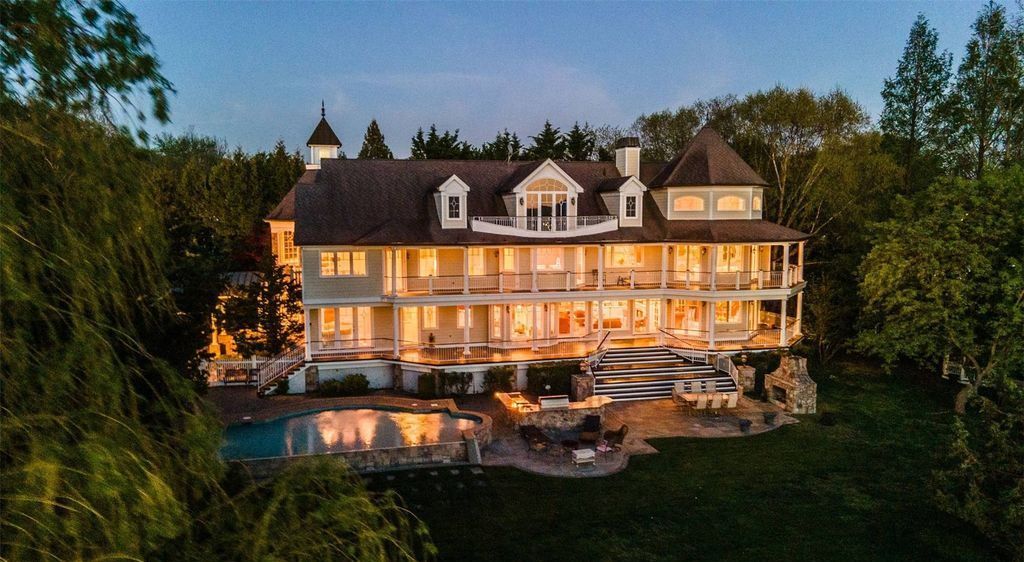 Swan View Colonial Charm in Coastal New York Asking 4.25 Million 32