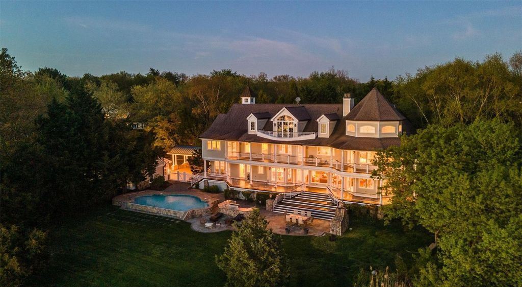 Swan View Colonial Charm in Coastal New York Asking 4.25 Million 33