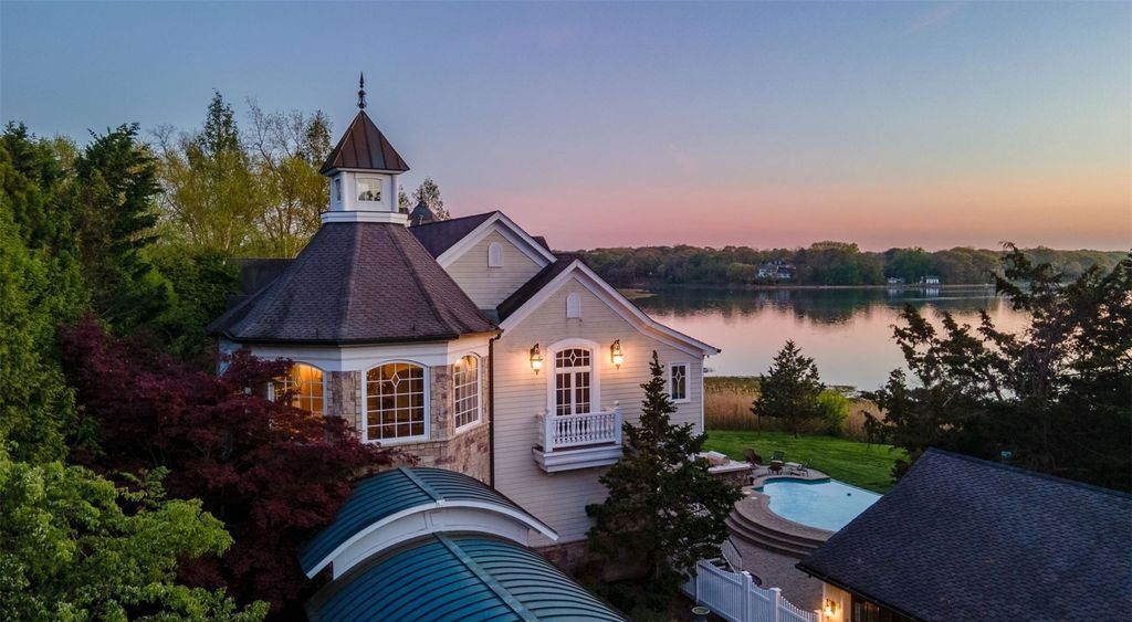 Swan View Colonial Charm in Coastal New York Asking 4.25 Million 4