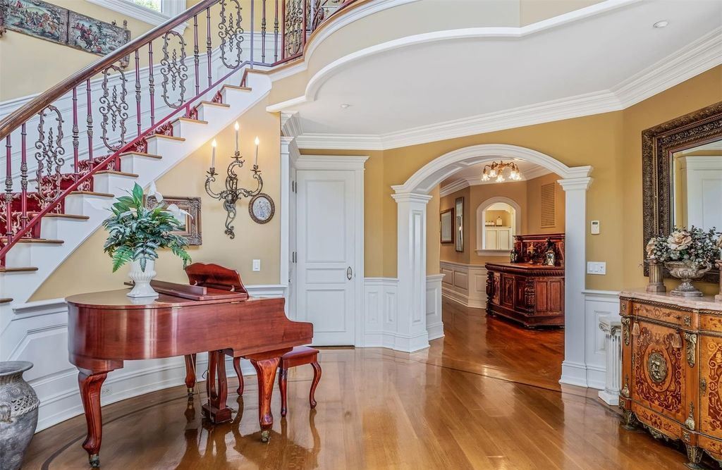Swan View Colonial Charm in Coastal New York Asking 4.25 Million 6