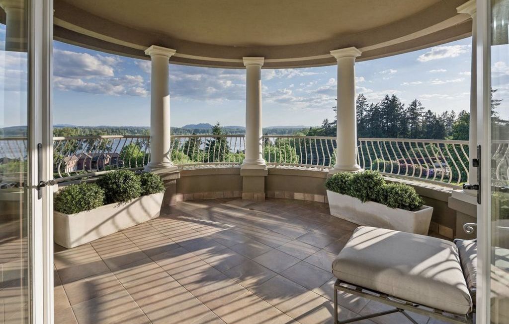 Timeless Elegance Meets Modern Luxury Meticulously Transformed Washington Home Asking 4395000 23 2