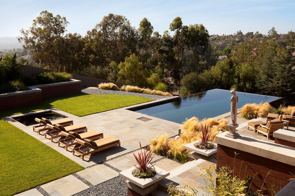 Buckskin Drive, Modern Home by Whipple Russell Architects