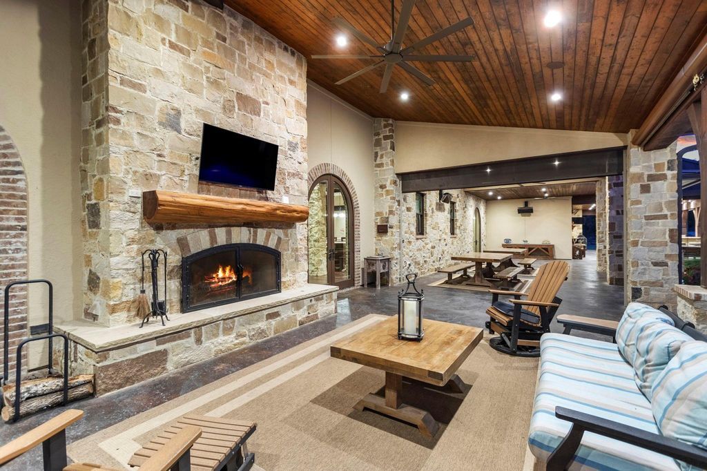 Circle O Farm 42 Acres with Modern Luxury Ranch in Texas Listed at 12.5 Million 14