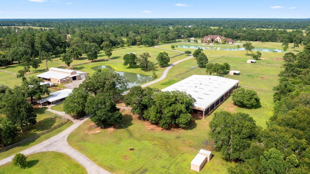 Circle O Farm 42 Acres with Modern Luxury Ranch in Texas Listed at 12.5 Million 40