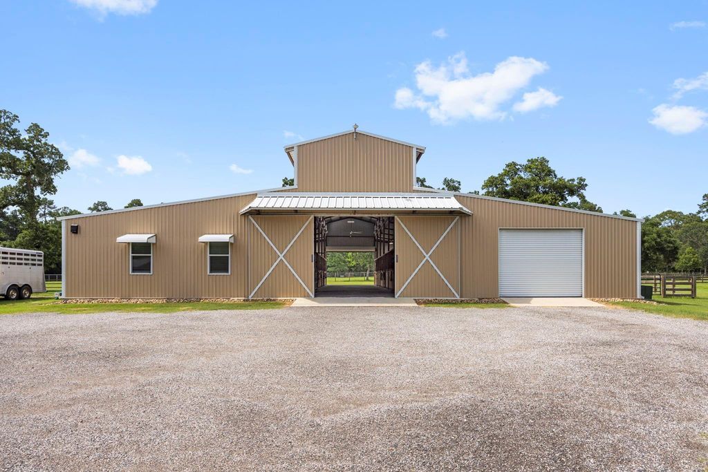 Circle O Farm 42 Acres with Modern Luxury Ranch in Texas Listed at 12.5 Million 43
