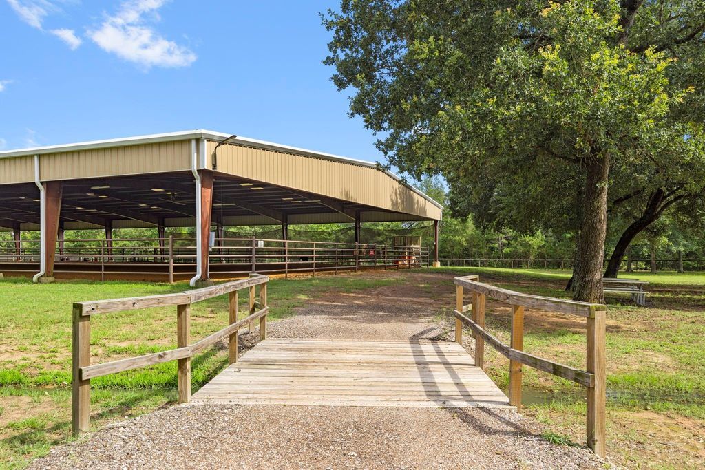 Circle O Farm 42 Acres with Modern Luxury Ranch in Texas Listed at 12.5 Million 46