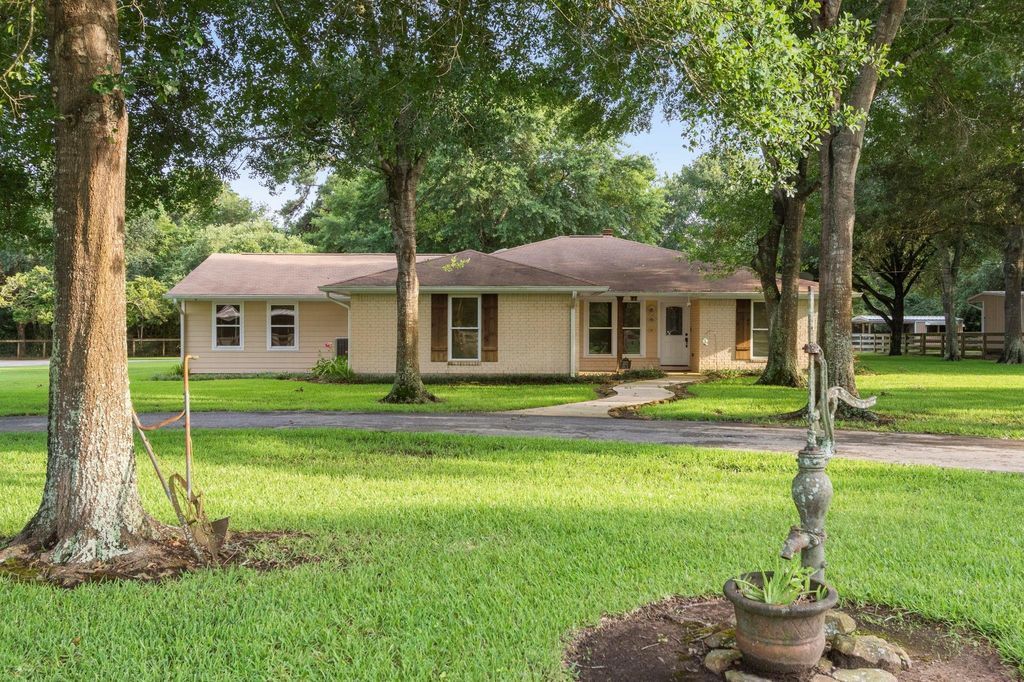 Circle O Farm 42 Acres with Modern Luxury Ranch in Texas Listed at 12.5 Million 49