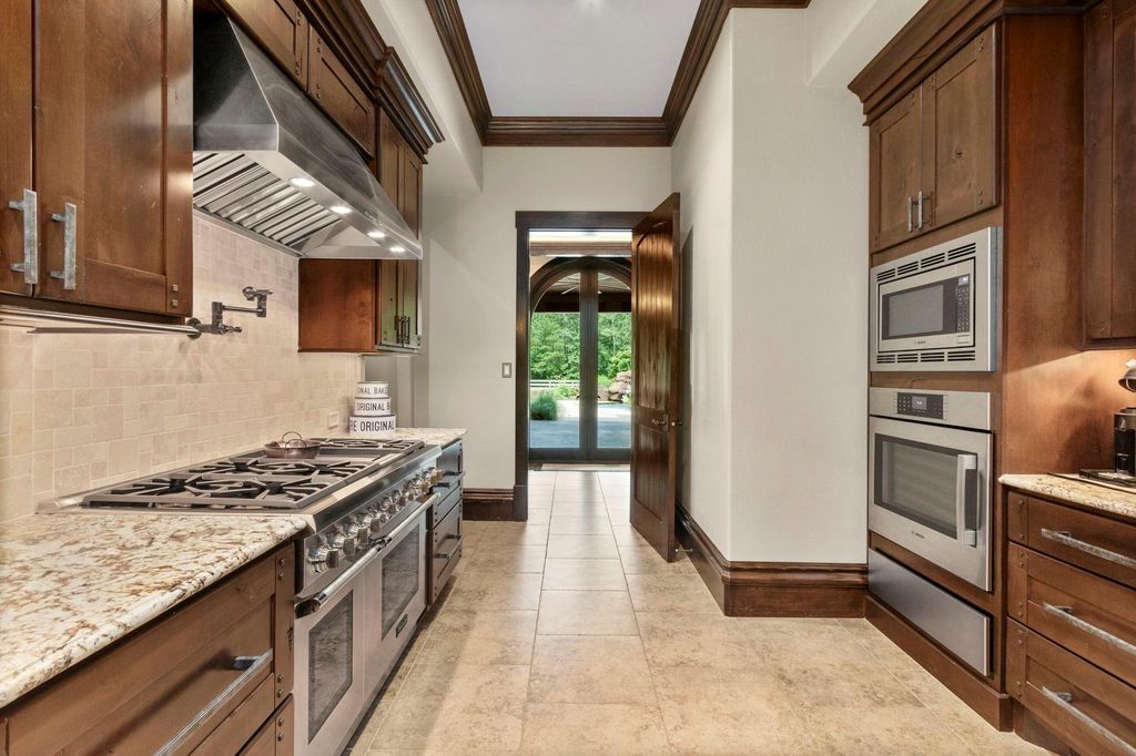 Circle O Farm 42 Acres with Modern Luxury Ranch in Texas Listed at 12.5 Million 9