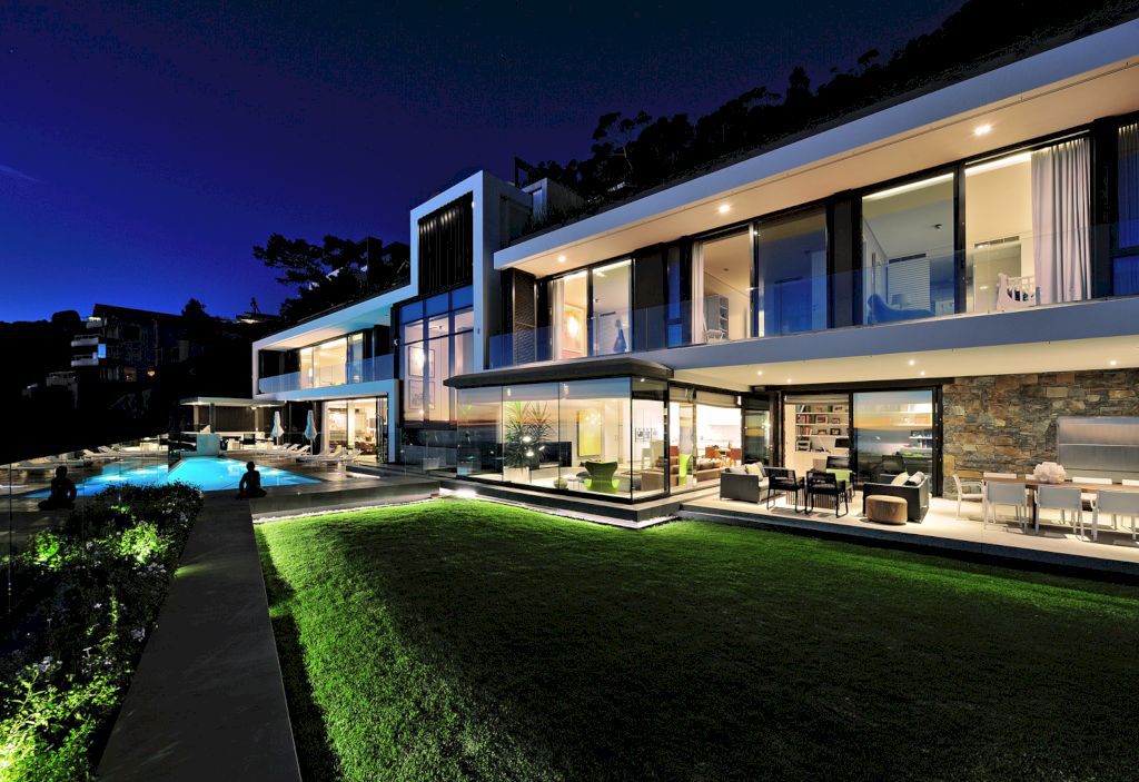 Clifton Nettleton Road, Modern home by Peerutin Architects