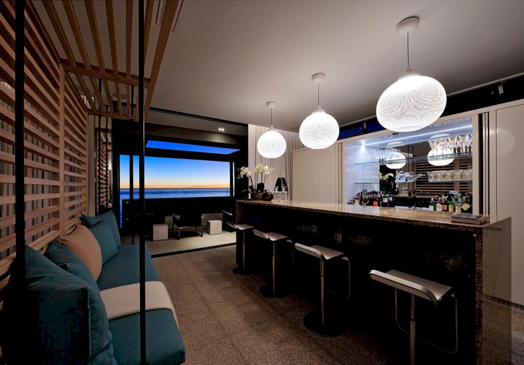 Clifton Nettleton Road, Modern home by Peerutin Architects