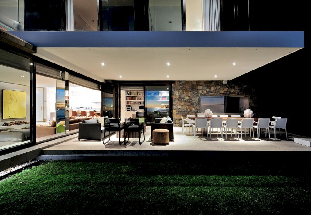 Clifton Nettleton Road, Modern home by Peerutin Architects