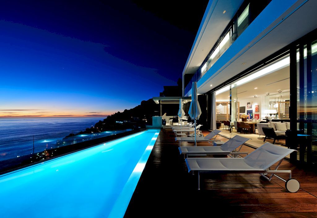 Clifton Nettleton Road, Modern home by Peerutin Architects