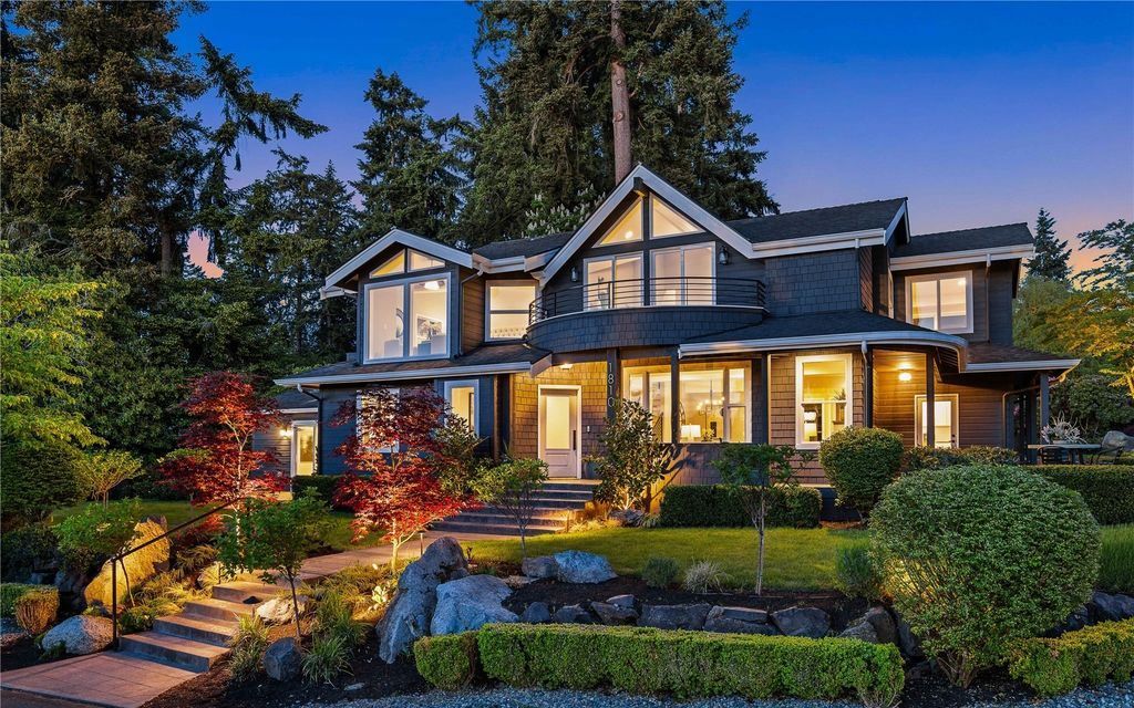Coastal Modern Luxury Hamptons Style Elegance with Premier Waterfront Views in Washington for 3698000 1