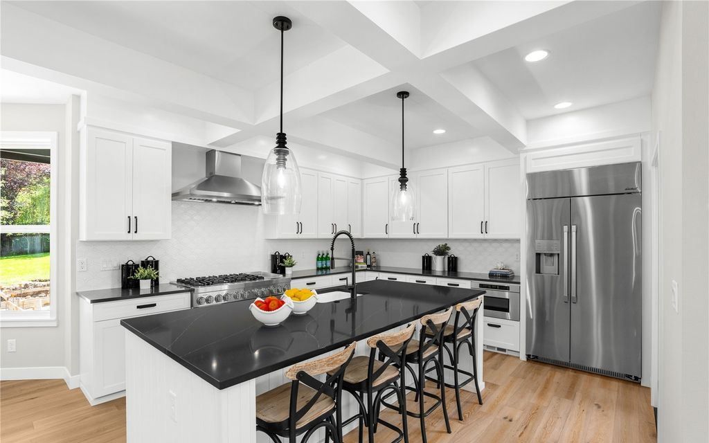 Coastal Modern Luxury Hamptons Style Elegance with Premier Waterfront Views in Washington for 3698000 10