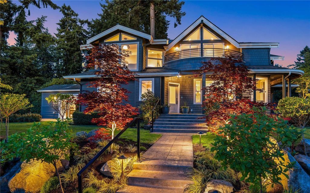 Coastal Modern Luxury Hamptons Style Elegance with Premier Waterfront Views in Washington for 3698000 2