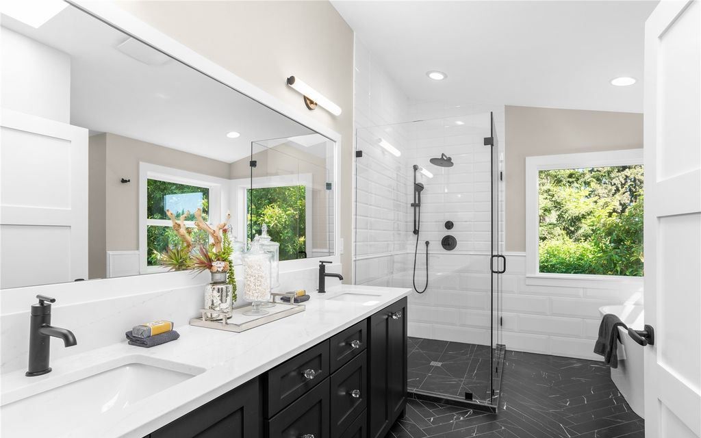 Coastal Modern Luxury Hamptons Style Elegance with Premier Waterfront Views in Washington for 3698000 20