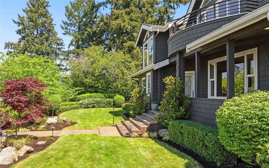 Coastal Modern Luxury Hamptons Style Elegance with Premier Waterfront Views in Washington for 3698000 34