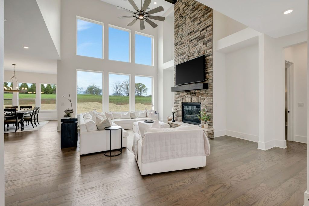 Countryside Retreat in Tennessee 5 Acres of Natural Beauty and Elegant Living for 2595000 10