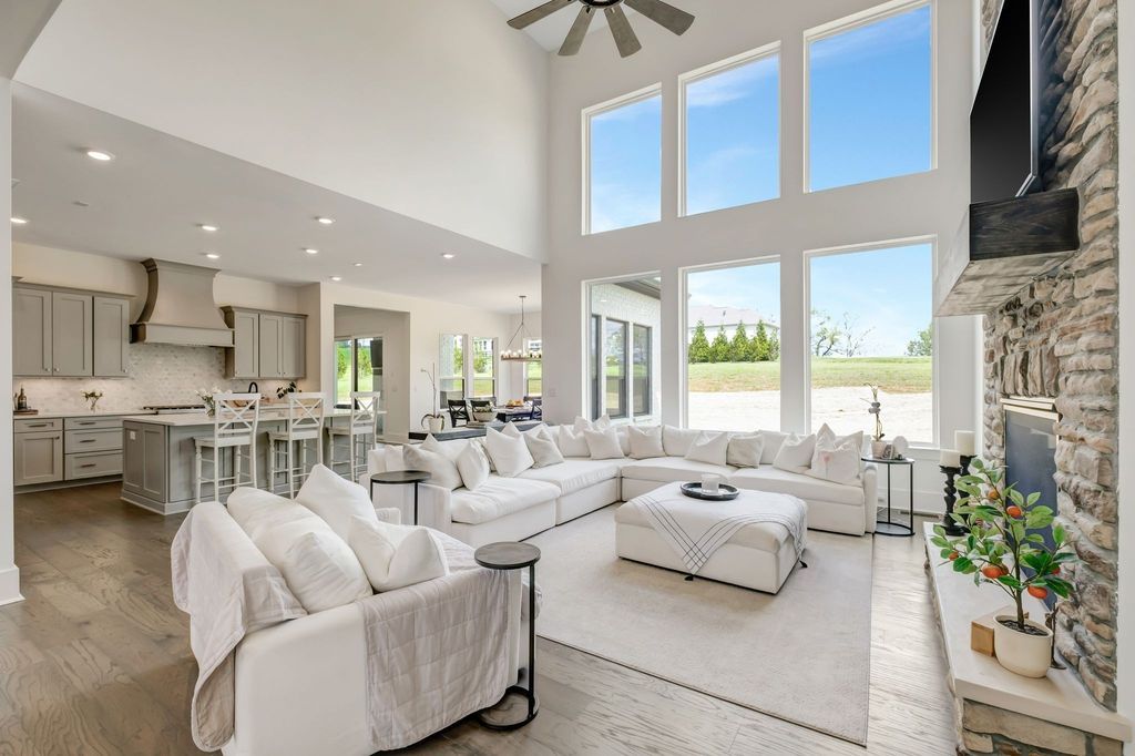 Countryside Retreat in Tennessee 5 Acres of Natural Beauty and Elegant Living for 2595000 13