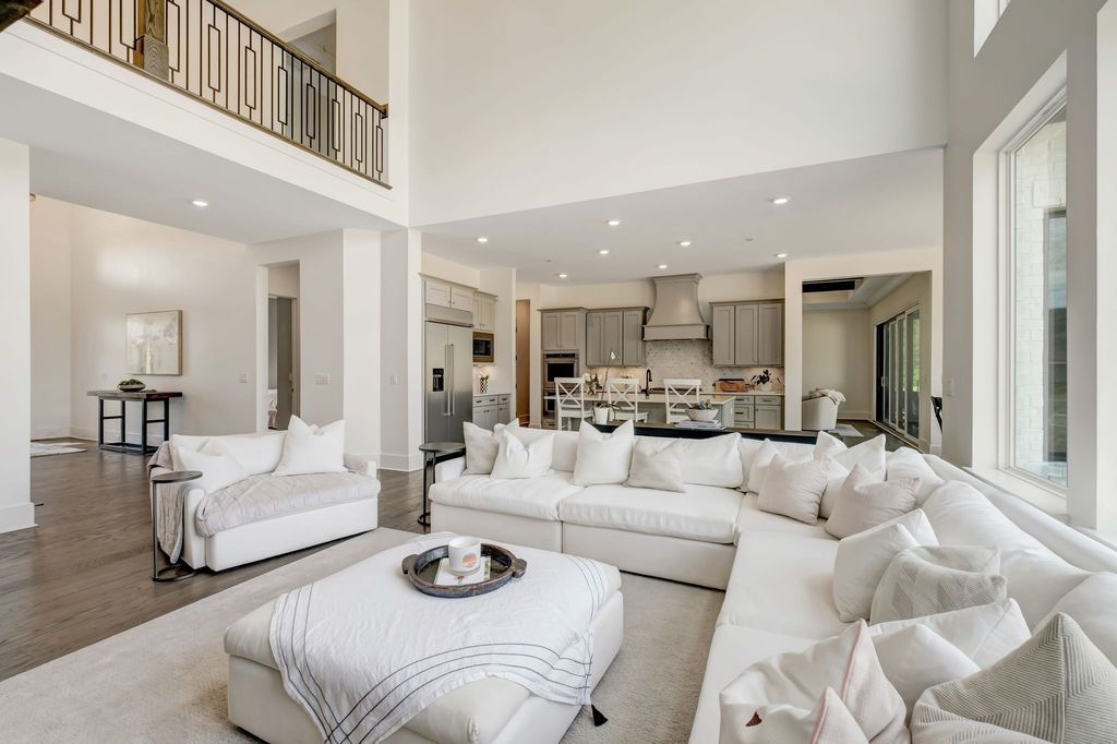 Countryside Retreat in Tennessee 5 Acres of Natural Beauty and Elegant Living for 2595000 14