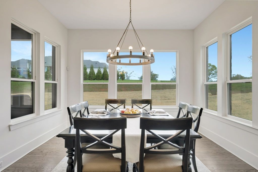 Countryside Retreat in Tennessee 5 Acres of Natural Beauty and Elegant Living for 2595000 22